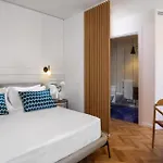 Casa Giafari Ξενοδοχείο με διαμερίσματα 4*