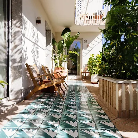 Casa Giafari Ξενοδοχείο με διαμερίσματα 4*