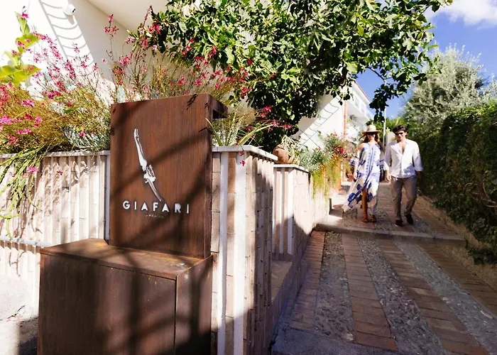 Casa Giafari 公寓式酒店 4*